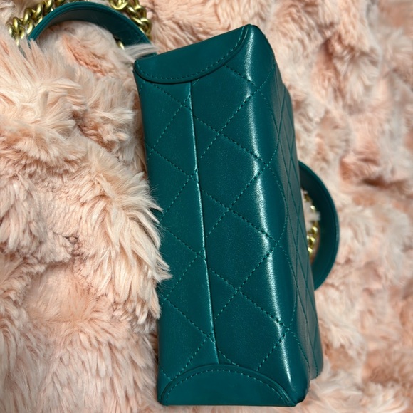 CHANEL Green Spirit Top Handle Crossbody Bag - Picture 8 of 16